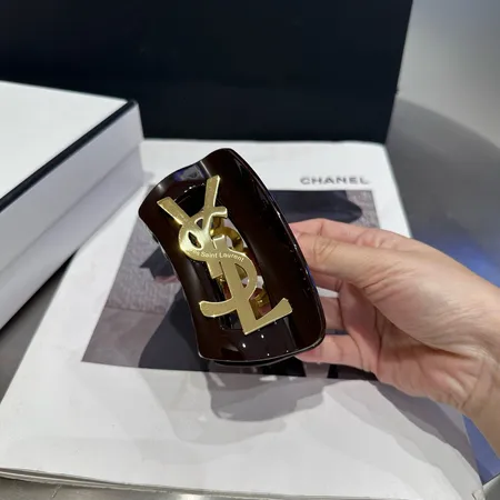 イブサンローラン ヘアアクセサリー