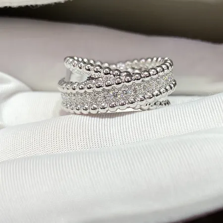 ヴァン クリーフ＆アーペル 指輪