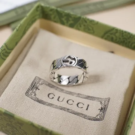 グッチ 指輪