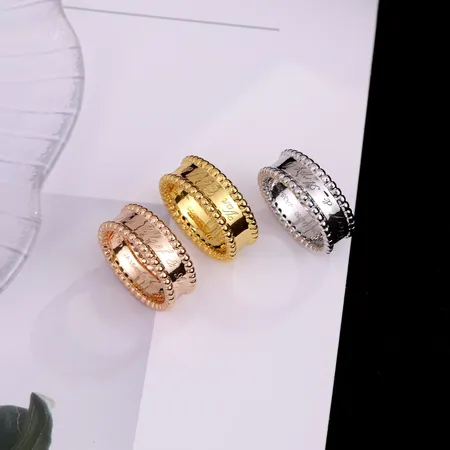 ヴァン クリーフ＆アーペル 指輪