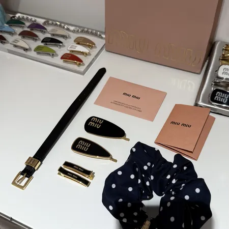 ミュウミュウ ヘアアクセサリー