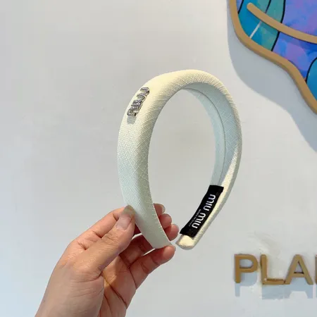 ミュウミュウ ヘアアクセサリー