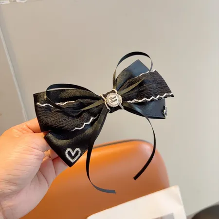 ミュウミュウ ヘアアクセサリー