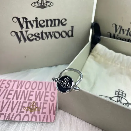 ヴィヴィアン・ウエストウッド 指輪