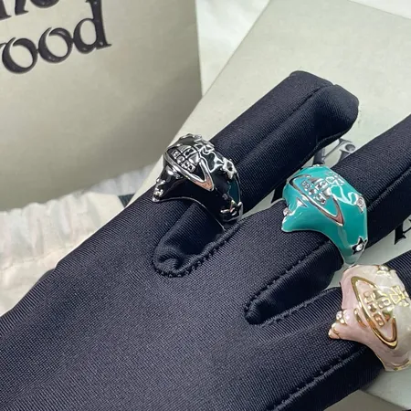 ヴィヴィアン・ウエストウッド 指輪