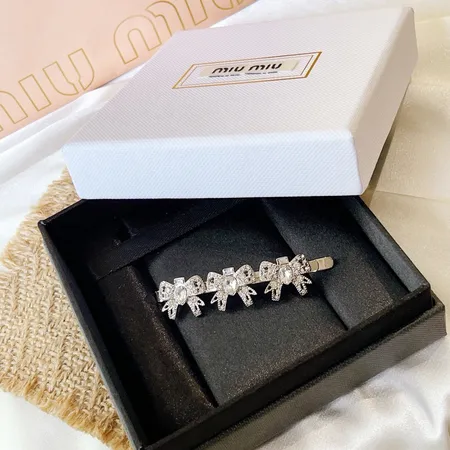 ミュウミュウ ヘアアクセサリー