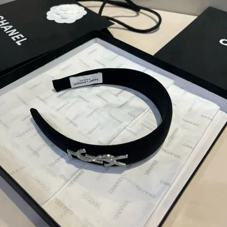 セリーヌ ヘアアクセサリー