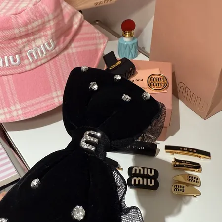 ミュウミュウ ヘアアクセサリー