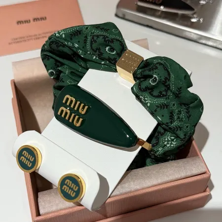 ミュウミュウ ヘアアクセサリー