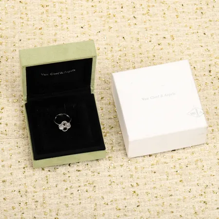 ヴァン クリーフ＆アーペル 指輪