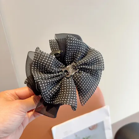 セリーヌ ヘアアクセサリー