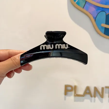 ミュウミュウ ヘアアクセサリー
