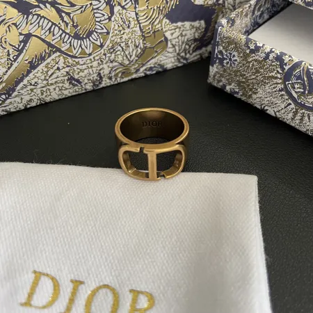 ディオール 指輪