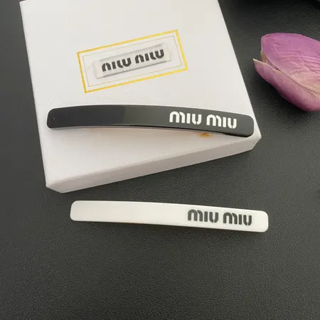 ミュウミュウ ヘアアクセサリー