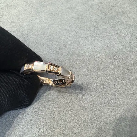 ブルガリ 指輪