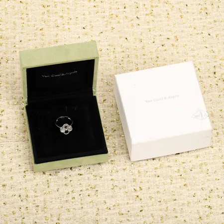 ヴァン クリーフ＆アーペル 指輪