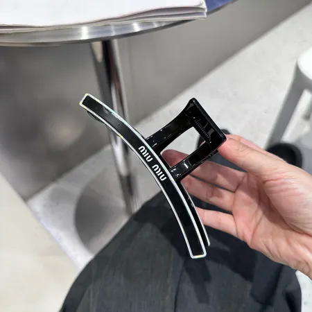 ミュウミュウ ヘアアクセサリー