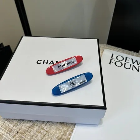 ミュウミュウ ヘアアクセサリー