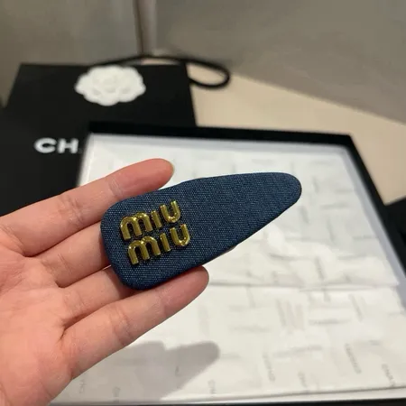 ミュウミュウ ヘアアクセサリー