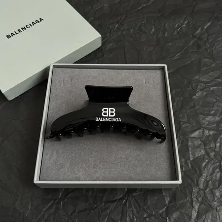 バレンシアガ ヘアアクセサリー