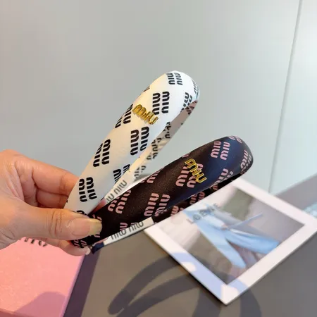 ミュウミュウ ヘアアクセサリー