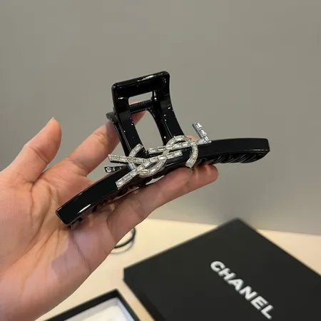 セリーヌ ヘアアクセサリー