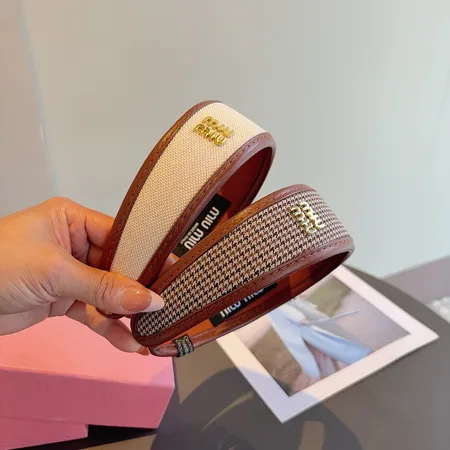 ミュウミュウ ヘアアクセサリー