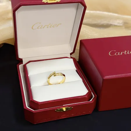 カルティエ 指輪