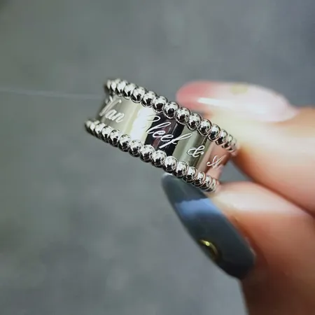 ヴァン クリーフ＆アーペル 指輪