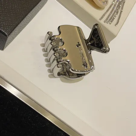 プラダ ヘアアクセサリー