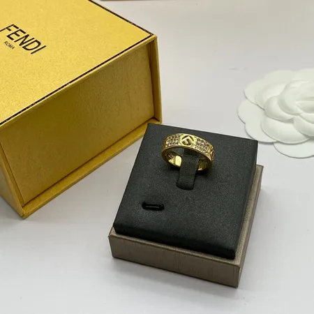 フェンディ 指輪