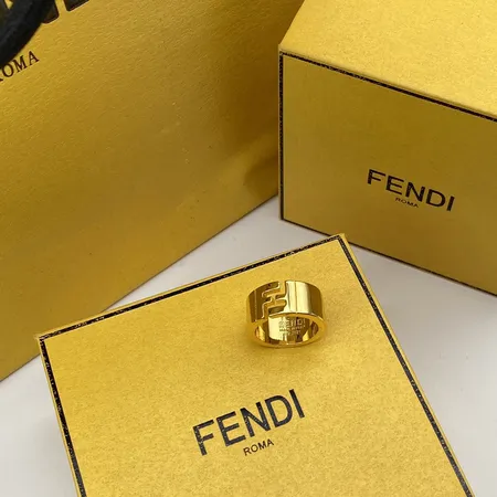 フェンディ 指輪