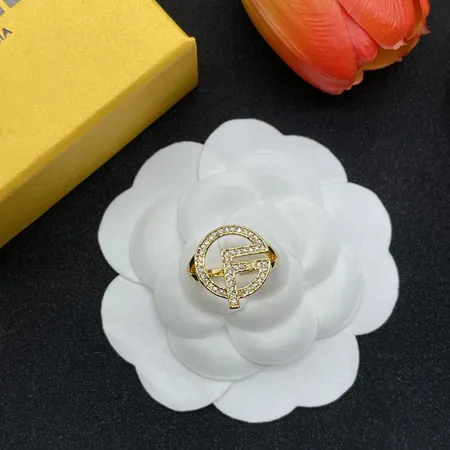 フェンディ 指輪