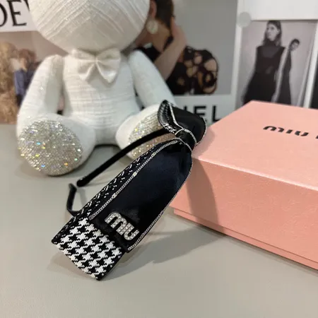 ミュウミュウ ヘアアクセサリー