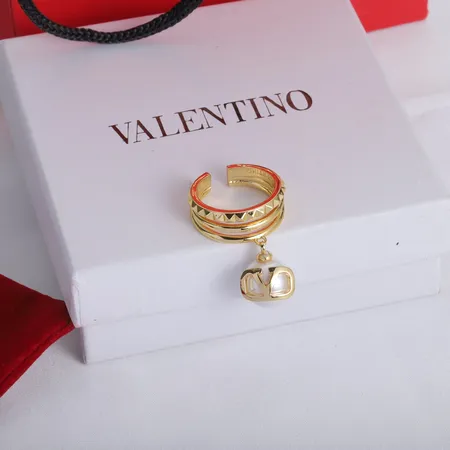 ボッテガ ヴェネタ 指輪