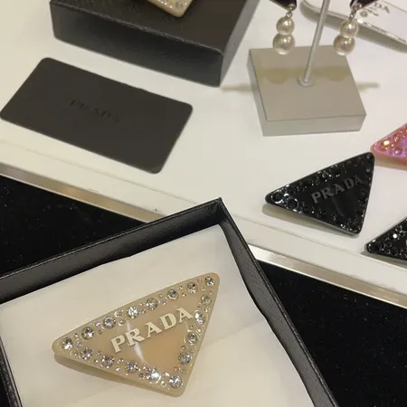 プラダ ヘアアクセサリー