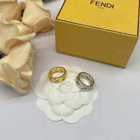 フェンディ 指輪