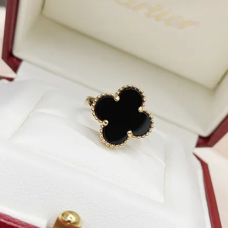 ヴァン クリーフ＆アーペル 指輪