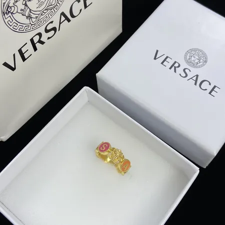 ヴェルサーチ 指輪