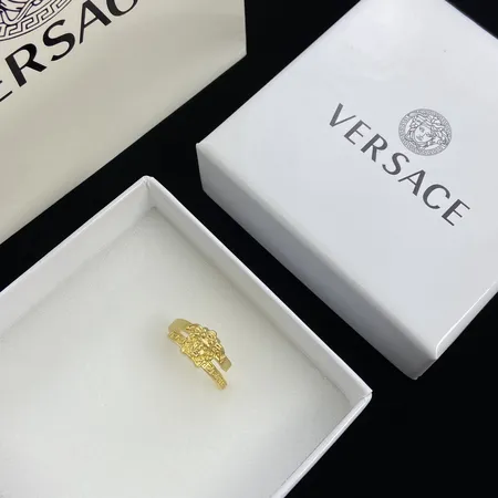 ヴェルサーチ 指輪