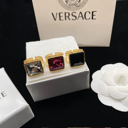 ヴェルサーチ 指輪