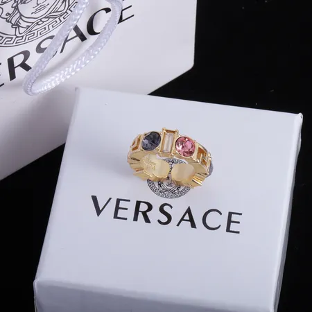 ヴェルサーチ 指輪