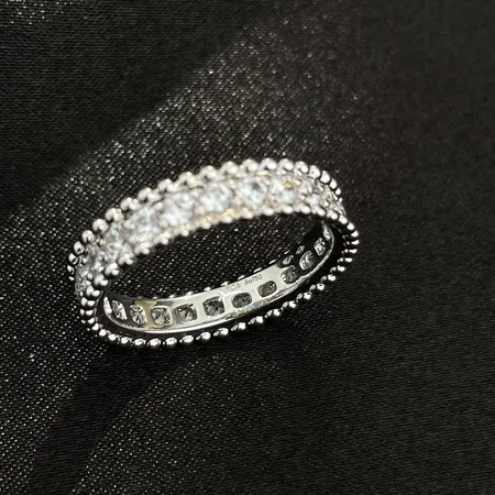 ヴァン クリーフ＆アーペル 指輪