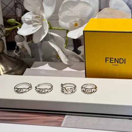 フェンディ 指輪