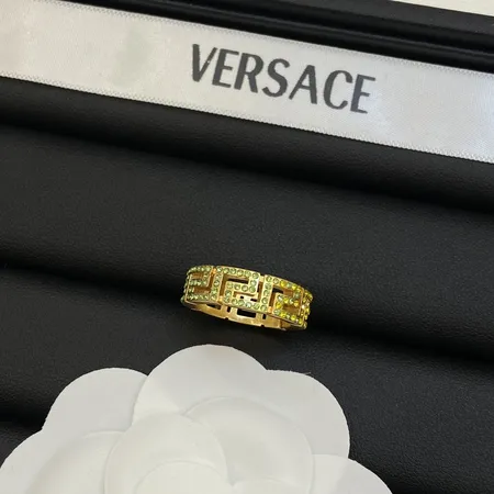 ヴェルサーチ 指輪