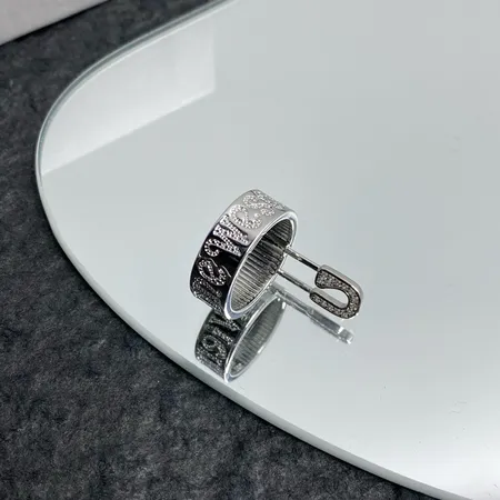 ヴィヴィアン・ウエストウッド 指輪