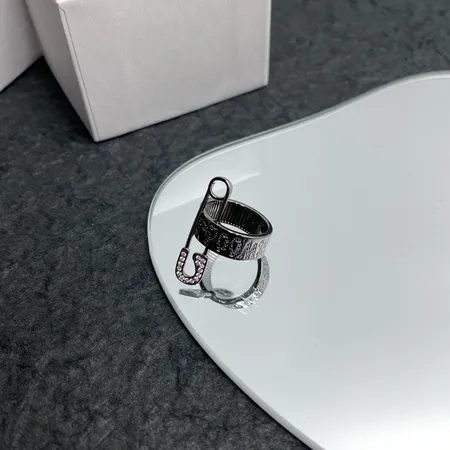 ヴィヴィアン・ウエストウッド 指輪