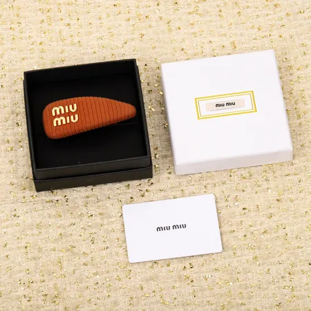 ミュウミュウ ヘアアクセサリー