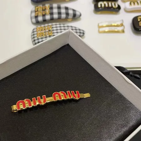 ミュウミュウ ヘアアクセサリー