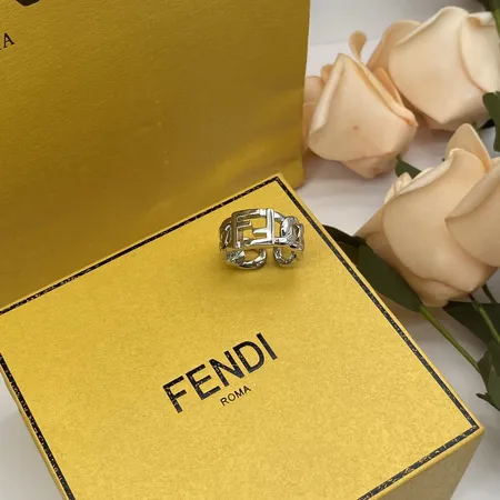 フェンディ 指輪
